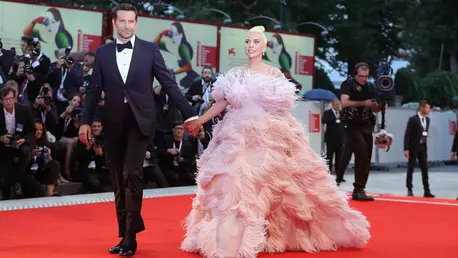 Lady Gaga & Bradley Cooper sunt protagoniștii imaginii zilei... dintr-un motiv foarte amuzant