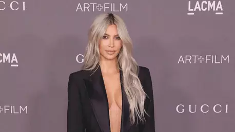 Kim Kardashian își lansează un nou parfum, iar campania de promovare nu e tocmai una originală