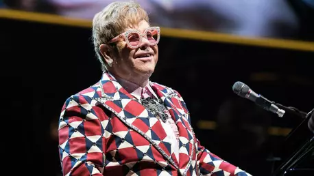Elton John povestește experiența unui Crăciun memorabil în cea mai emoționantă reclamă a anului
