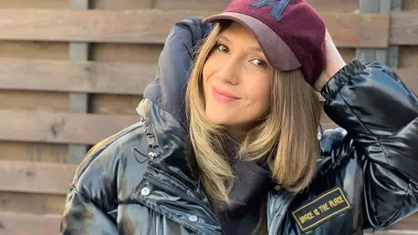 Adela Popescu, exclusiv pentru ELLE: „Chiar și eu am simțit presiunea colegelor mele care au născut mai slabe decât am reușit eu să fiu la șase luni după naștere”