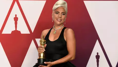 Lady Gaga nu reușește să se distanțeze de personajul ei din "A Star Is Born"