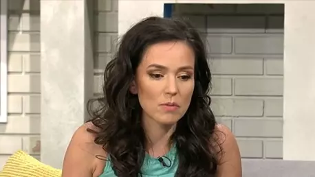 Nu sunt de acord cu NIMIC din ce spune Olivia Steer, dar viața ei personală nu e o dezbatere