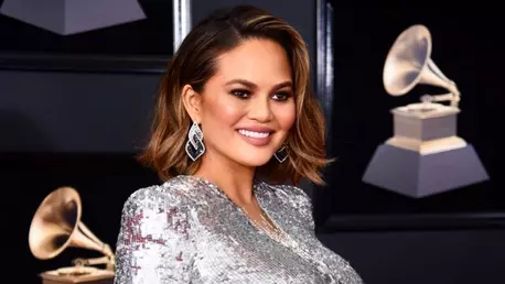 Chrissy Teigen vorbește despre kilogramele acumulate în timpul sarcinii