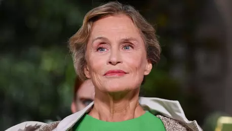 Legendara actriță și model Lauren Hutton a fost starul absolut al prezentării Valentino Haute Couture