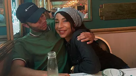 Fiul transgender al cântăreței Sade, Izaak Adu, dezvăluie cine i-a fost alături pe parcursul tranziției