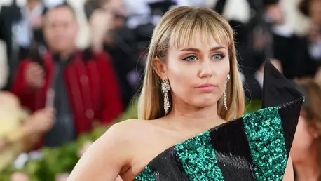 Miley Cyrus răspunde acuzațiilor conform cărora ar fi trecut prea repede peste despărțirea de Liam Hemsworth
