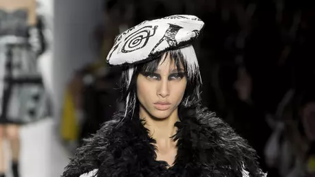 Cum să-ți tai singură bretonul