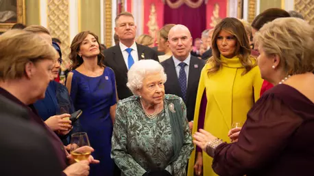 Maurice Munteanu comentează ținuta purtată de Carmen Iohannis la recepția organizată de Regina Elisabeta a II-a