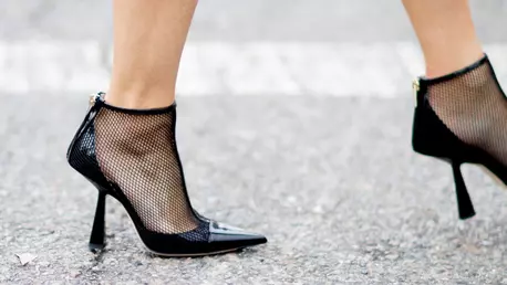 TOP 10 cei mai cool pantofi cu toc ai sezonului, sub 300 lei