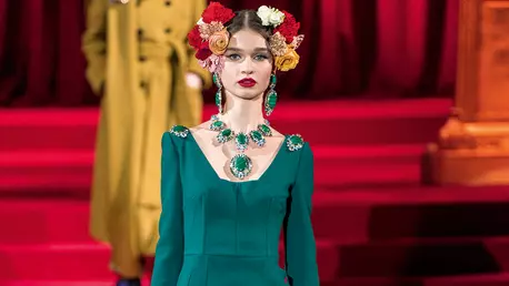 Fashion Trend: Tonuri prețioase și ținute spectaculoase