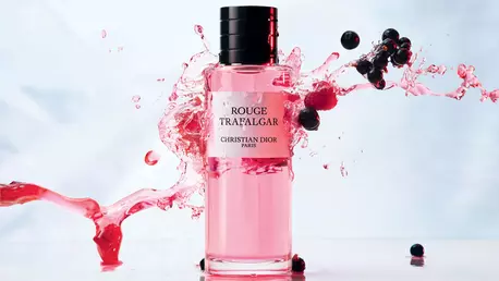 10 parfumuri senzuale, perfecte pentru a fi dăruite, purtate și adorate în luna iubirii