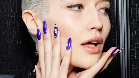 Cum să îți îndepărtezi acasă manichiura cu acril