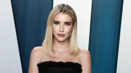 Primele fotografii cu Emma Roberts însărcinată