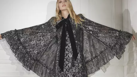 (P) The Vampire's Wife x H&M: O colecție feminină și puternică