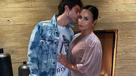 Cum trec Demi Lovato și Max Ehrich peste despărțire. Imaginile care au stârnit controverse