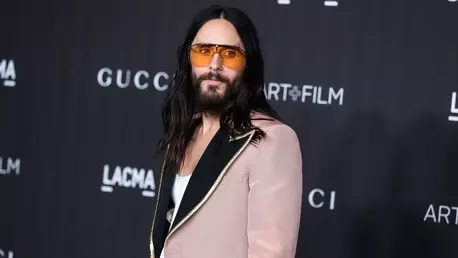 Jared Leto s-a pozat nud pentru a transmite fanilor un mesaj important