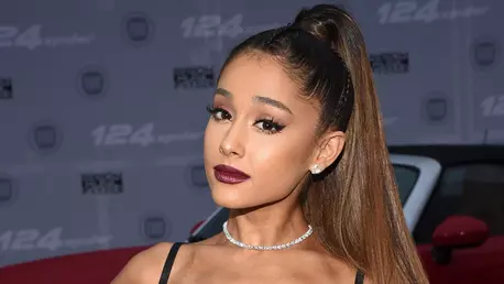 Ariana Grande s-a logodit. Cine este Dalton Gomez, cel care a cerut-o în căsătorie