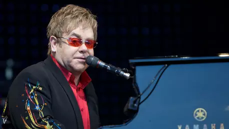 Elton John acuză Vaticanul de ipocrizie, după ce Biserica denunță homosexualitatea drept păcat
