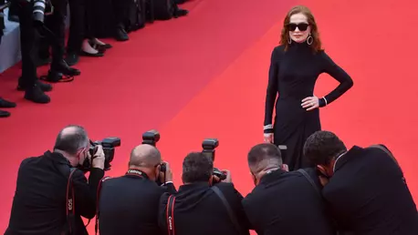 Stil franțuzesc la Cannes: ce avem de învățat din aparițiile șic ale vedetelor pe croazetă