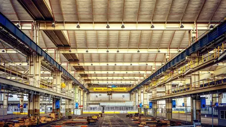 (P) De ce este importantă iluminarea în mediul industrial? Iată 3 motive pe care trebuie să le iei în considerare!