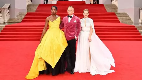 Premiera Bond a adunat cele mai mari vedete și familia regală a Marii Britanii la un loc