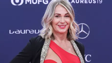 Pe bârnă la 60 de ani! Nadia Comăneci este în formă maximă