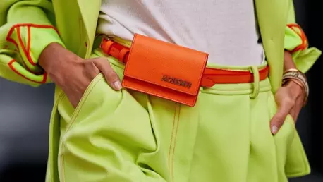 Care-i treaba cu gențile minuscule și cum le purtăm