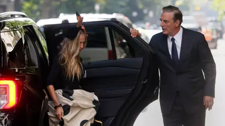 Locul inedit în care Sarah Jessica Parker și Chris Noth au fost fotografiați filmând noul Sex and The City
