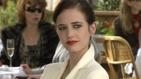 Femeile născute în aceste zodii nu rezistă să nu trimită un mesaj fostului iubit