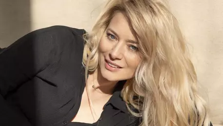 Imagine inedită cu Laura Cosoi, însărcinată pentru a treia oară, în costum de baie