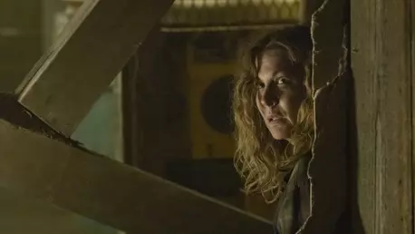 Interviu cu Jenna Elfman, îndrăgita actriță din ”Fear the Walking Dead” și ”Dharma și Greg”: ”Lucrurile de bază sunt cele mai de succes - somnul, odihna, hidratarea”