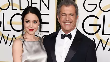 Mel Gibson, ipostază inedită alături de familia sa. Imagini rare cu partenera lui