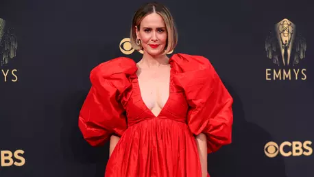 Celebrități care au dezvăluit ce și-au cumpărat din primul lor salariu, iar declarațiile lor te vor surprinde