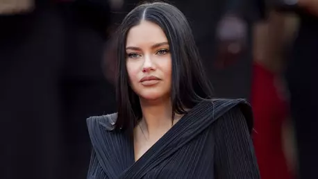 Adriana Lima a devenit mamă pentru a treia oară. Modelul a născut un băiețel