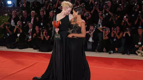 Festivalul de film de la Veneția 2022, la final. Marii câștigători și ținutele spectaculoase de la festivitatea de premiere