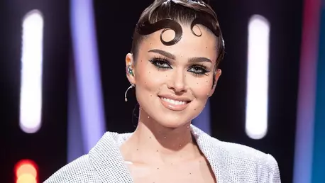 Theo Rose a dezvăluit numele băiețelului pe care îl așteaptă, dar și imagini inedite cu burtica de gravidă