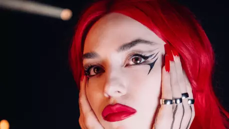 Ava Max, artista Sweet, deloc Psycho, ajunge pentru prima dată la un festival din România, la UNTOLD