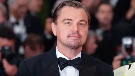 Leonardo DiCaprio, surprins cu modelul britanic Neelam Gill, în vârstă de 28 de ani, și mama lui în Londra