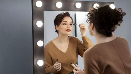 Cum să amenajezi o zonă de make-up în baie: 5 sfaturi inedite