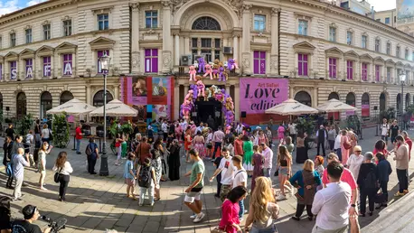 Muzeul instagramabil din inima Bucureștiului cucerește un public tot mai numeros. Art Safari Love Edition - până pe 10 septembrie!