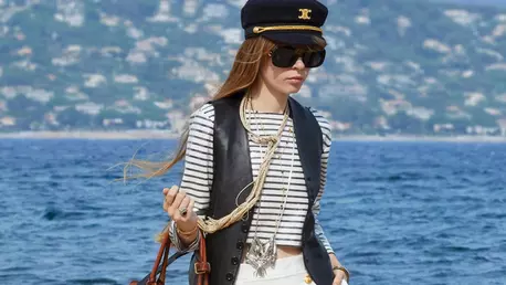 Piesele esențiale pentru un look tipic franțuzesc