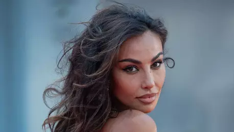 Imaginile cu Mădălina Ghenea care au stârnit controverse pe Internet. Cu cine a apărut actrița și ce reproșuri au fanii