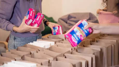Always, un brand P&G, susține și în acest an beneficiarele Asociației Pe Stop, femei din medii defavorizate, cu peste 220.000 de absorbante distribuite gratuit
