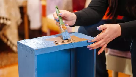 Transformă lemnul vechi în decorațiuni de grădină: 5 idei