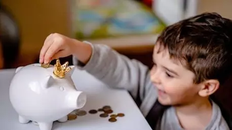 Sfaturi pentru a-i învăța pe copii cum să economisească bani