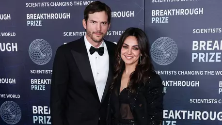 Mila Kunis și Ashton Kutcher, apariție rară alături de copii la un meci de baschet