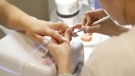 Tehnician de unghii începător? Iată care sunt cele mai potrivite produse pentru tine