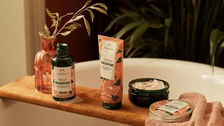 Colecția Pink Grapefruit de la The Body Shop: Note energizante pentru o zi revigorantă