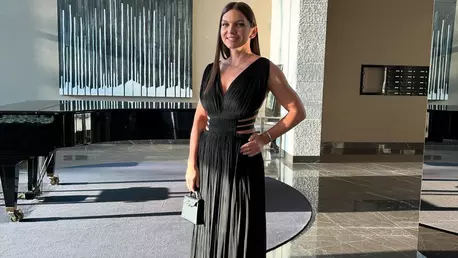 Simona Halep, etalon de eleganță la nunta lui Ianis Hagi. Ce semnificație specială are rochia pe care a purtat-o și cât costă