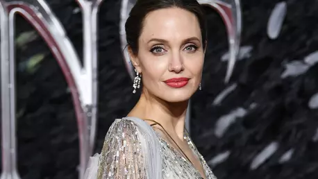 Angelina Jolie, apariție glam la Festivalul de Film de la Veneția pentru premiera celui mai nou film al său, Maria